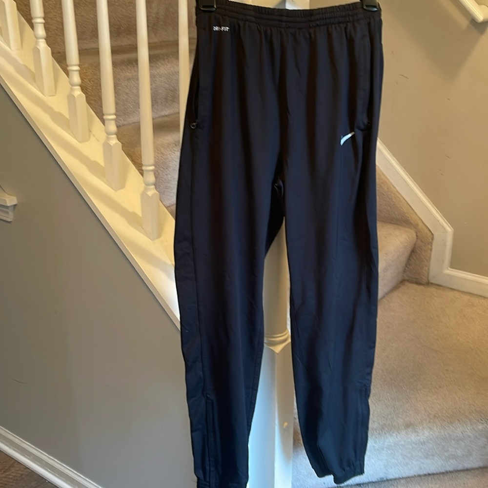 Nike NWOT boy’s black joggers.